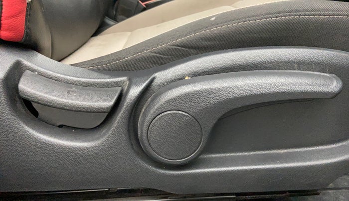 2017 Hyundai Elite i20 ASTA 1.2, Petrol, Manual, 38,282 km, Driver Side Adjustment Panel