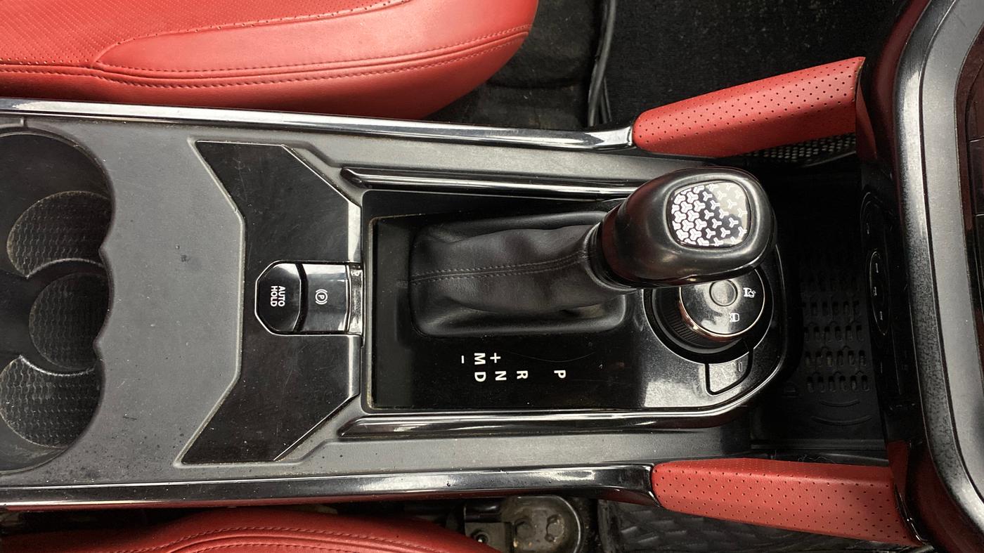 2023 Tata Harrier XZA + O 2.0L RED DARK EDITION 5 STR, Diesel, Automatic, 92,195 km, Gear Lever