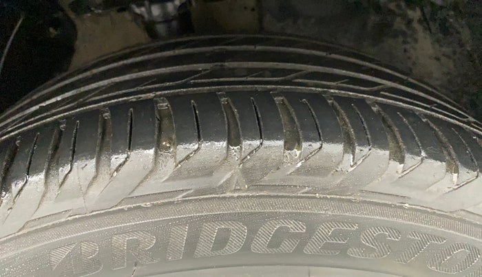 2021 Hyundai Tucson GLS 2WD AT PETROL, Petrol, Automatic, 77,364 km, Right Front Tyre Tread