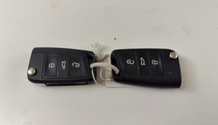 2022 Skoda SLAVIA STYLE 1.0L TSI MT, Petrol, Manual, 41,503 km, Key Close Up