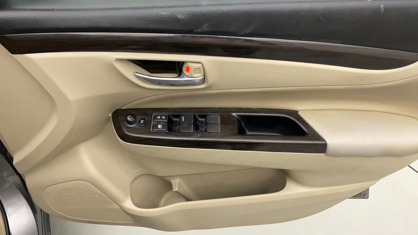 2017 Maruti Ciaz ALPHA 1.4 PETROL, Petrol, Manual, 43,878 km, Driver Side Door Panels Control