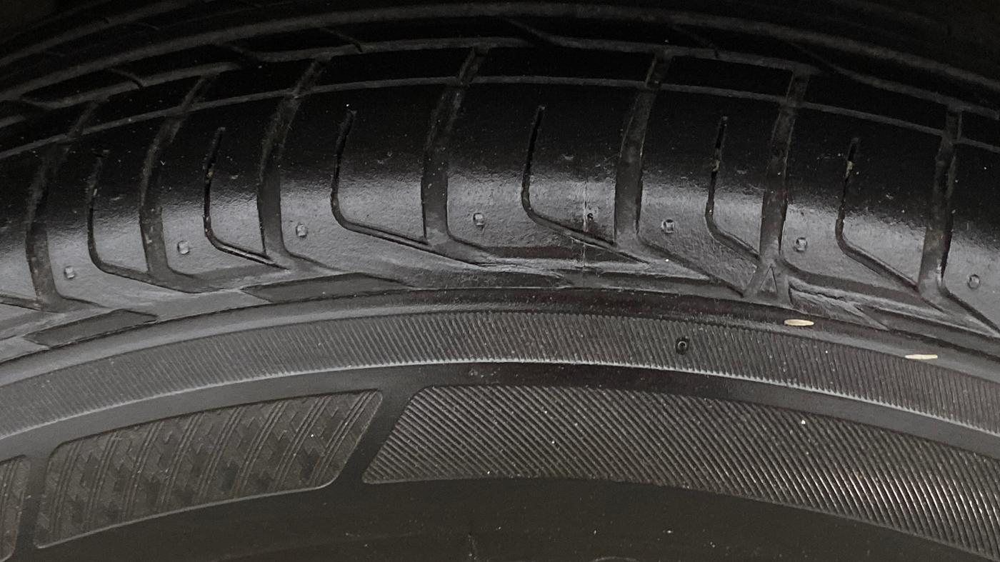 2019 Tata NEXON XZA PLUS PETROL, Petrol, Automatic, 56,162 km, Right Front Tyre Tread
