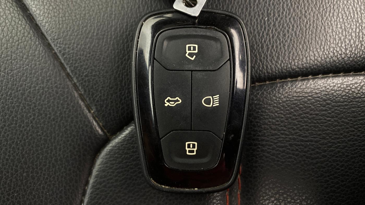 2019 Tata NEXON XZA PLUS PETROL, Petrol, Automatic, 56,162 km, Key Close Up