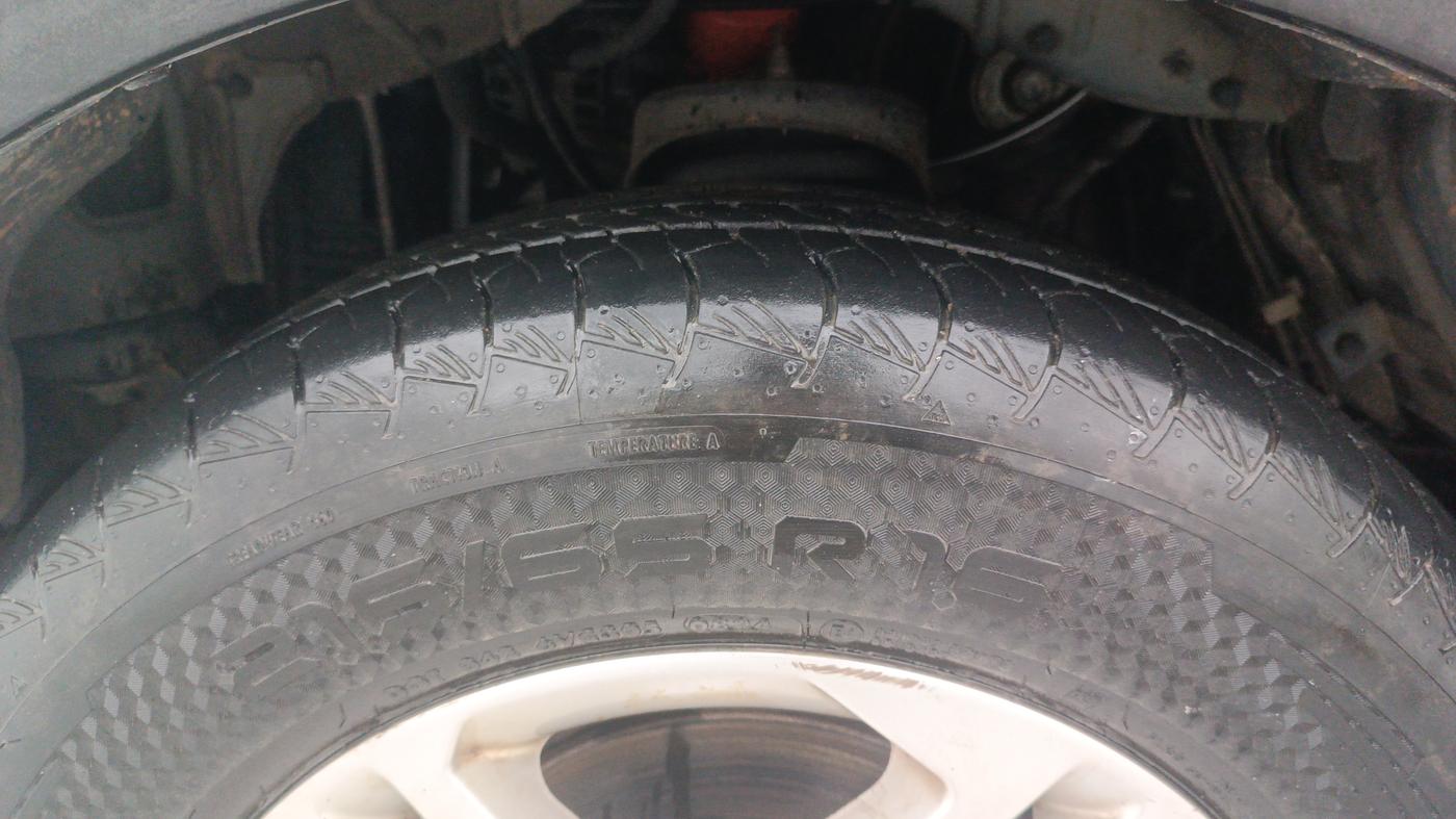 2016 Mahindra NUVOSPORT N8 AMT, Diesel, Automatic, 56,522 km, Left Front Tyre Tread
