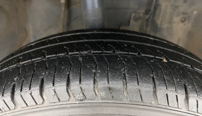 2016 Datsun Go T, Petrol, Manual, 83,058 km, Right Front Tyre Tread