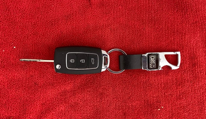 2016 Datsun Go T, Petrol, Manual, 83,058 km, Key Close Up