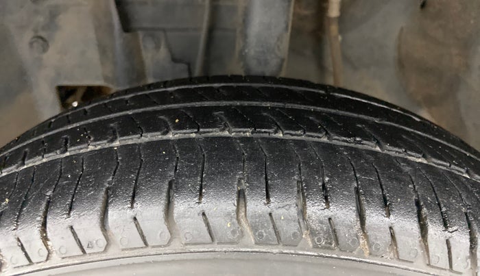 2016 Datsun Go T, Petrol, Manual, 83,058 km, Left Front Tyre Tread