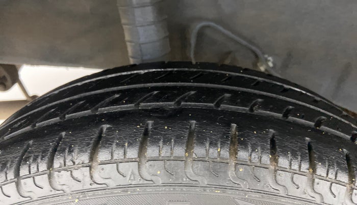 2016 Datsun Go T, Petrol, Manual, 83,058 km, Right Rear Tyre Tread