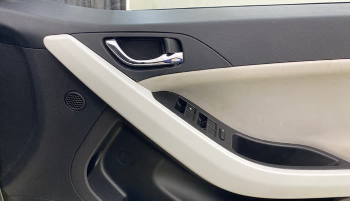 2023 Tata NEXON CREATIVE + 1.2 PETROL, Petrol, Manual, 33,449 km, Driver Side Door Panels Control