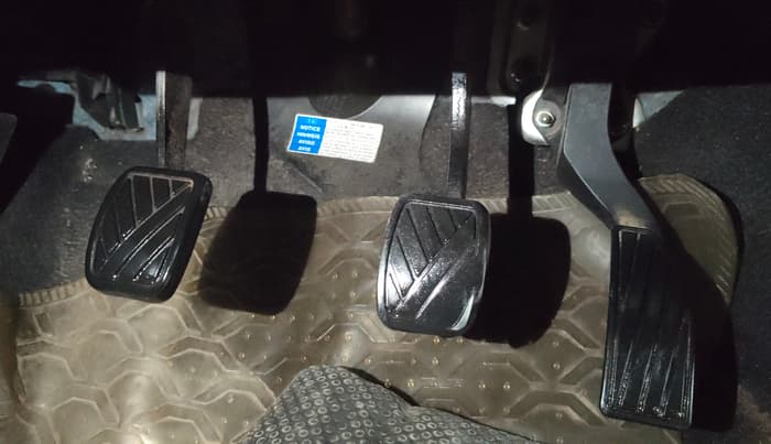 2013 Maruti Swift ZXI, Petrol, Manual, 60,904 km, Pedals