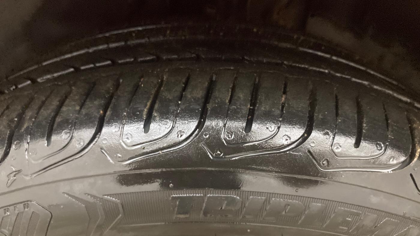 2023 Tata ALTROZ XZ PETROL, Petrol, Manual, 20,494 km, Left Front Tyre Tread