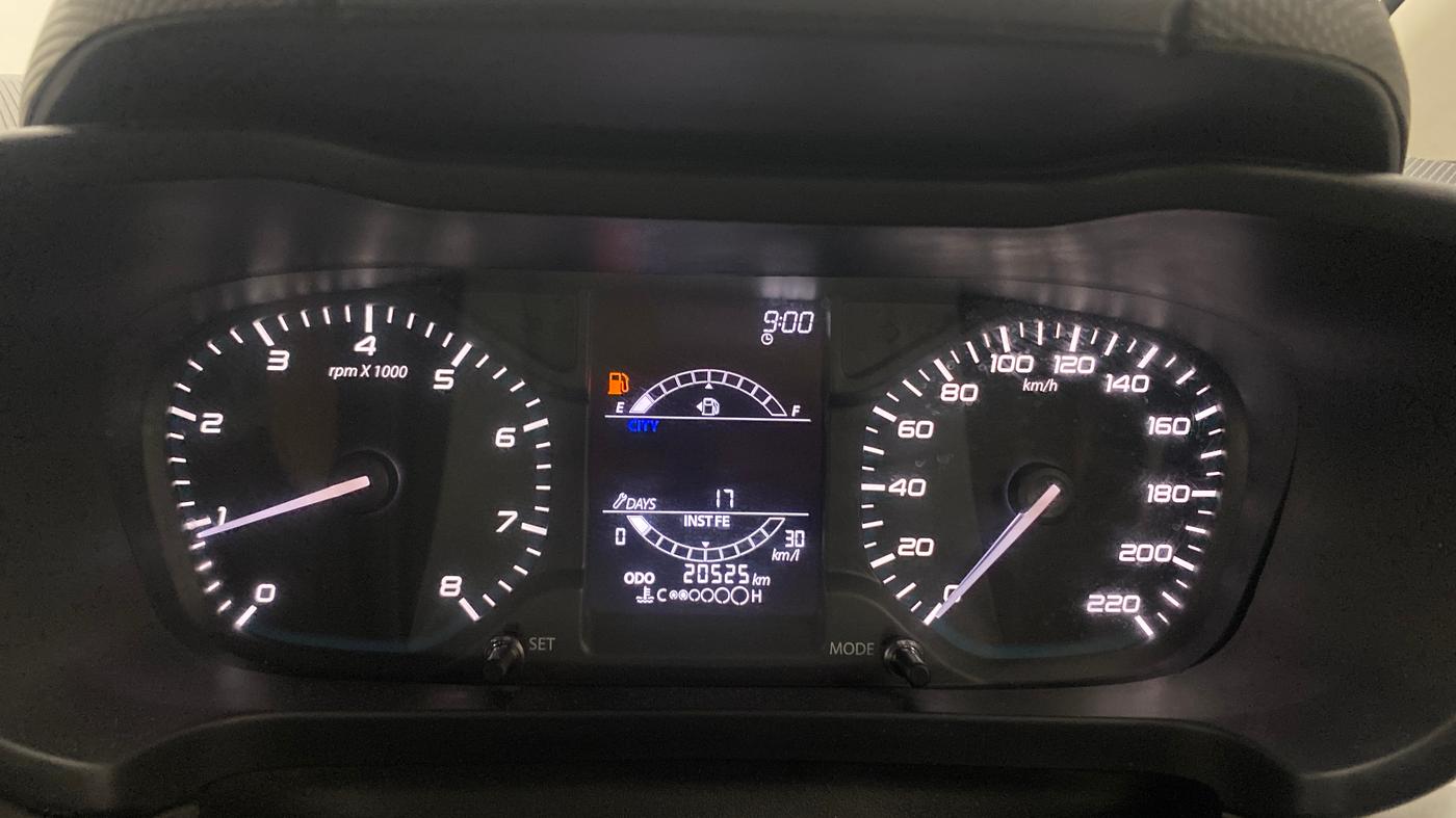 2023 Tata ALTROZ XZ PETROL, Petrol, Manual, 20,494 km, Odometer Image