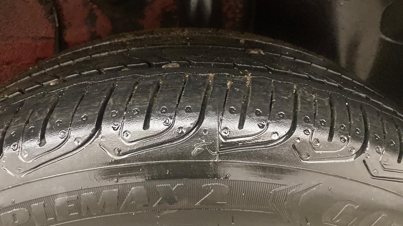 2023 Tata ALTROZ XZ PETROL, Petrol, Manual, 20,494 km, Left Rear Tyre Tread