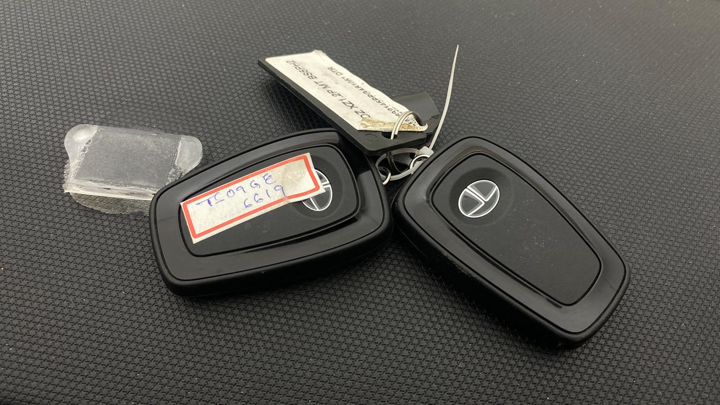 2023 Tata ALTROZ XZ PETROL, Petrol, Manual, 20,494 km, Key Close Up