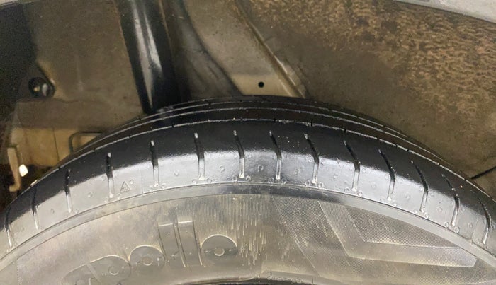 2021 Hyundai VENUE S 1.2, Petrol, Manual, 75,879 km, Right Rear Tyre Tread