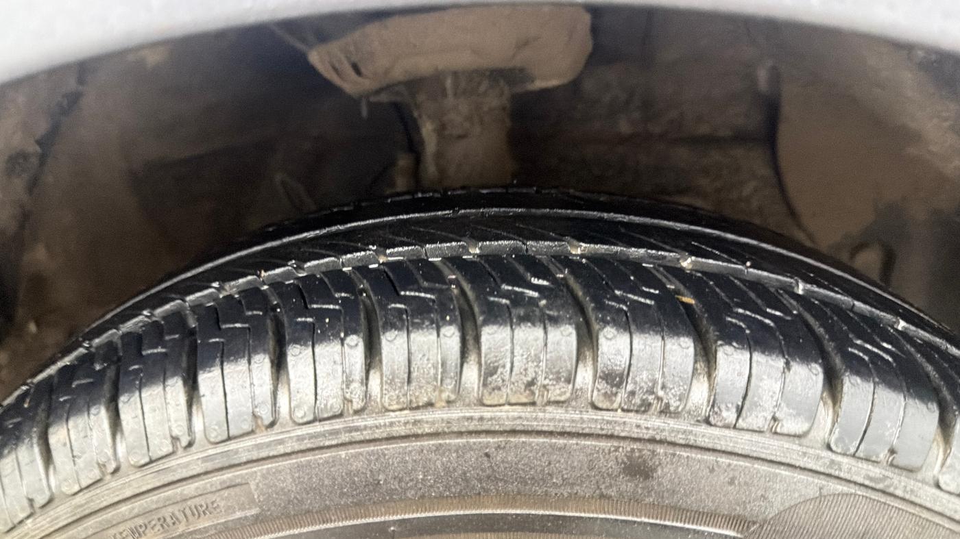 2022 Hyundai AURA S 1.2 CNG, CNG, Manual, 70,843 km, Right Front Tyre Tread