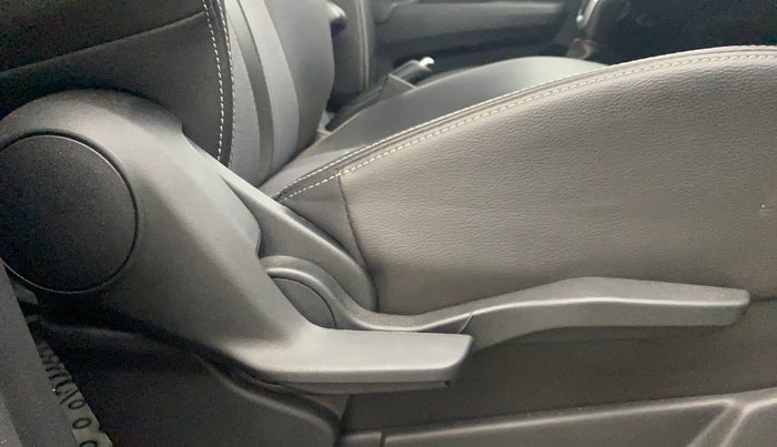 2024 Maruti XL6 ZETA AT, Petrol, Automatic, 9,643 km, Driver Side Adjustment Panel