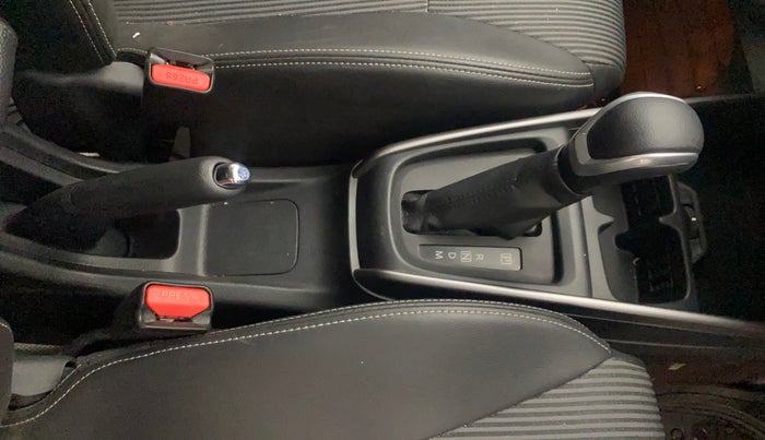 2024 Maruti XL6 ZETA AT, Petrol, Automatic, 9,643 km, Gear Lever