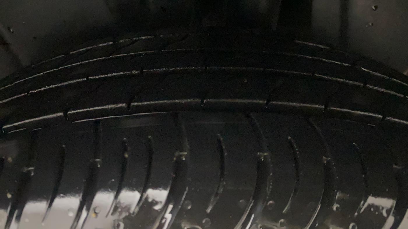 2024 Maruti XL6 ZETA AT, Petrol, Automatic, 9,643 km, Left Rear Tyre Tread