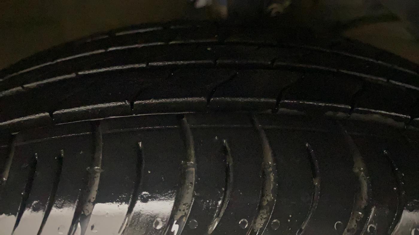 2024 Maruti XL6 ZETA AT, Petrol, Automatic, 9,643 km, Right Front Tyre Tread