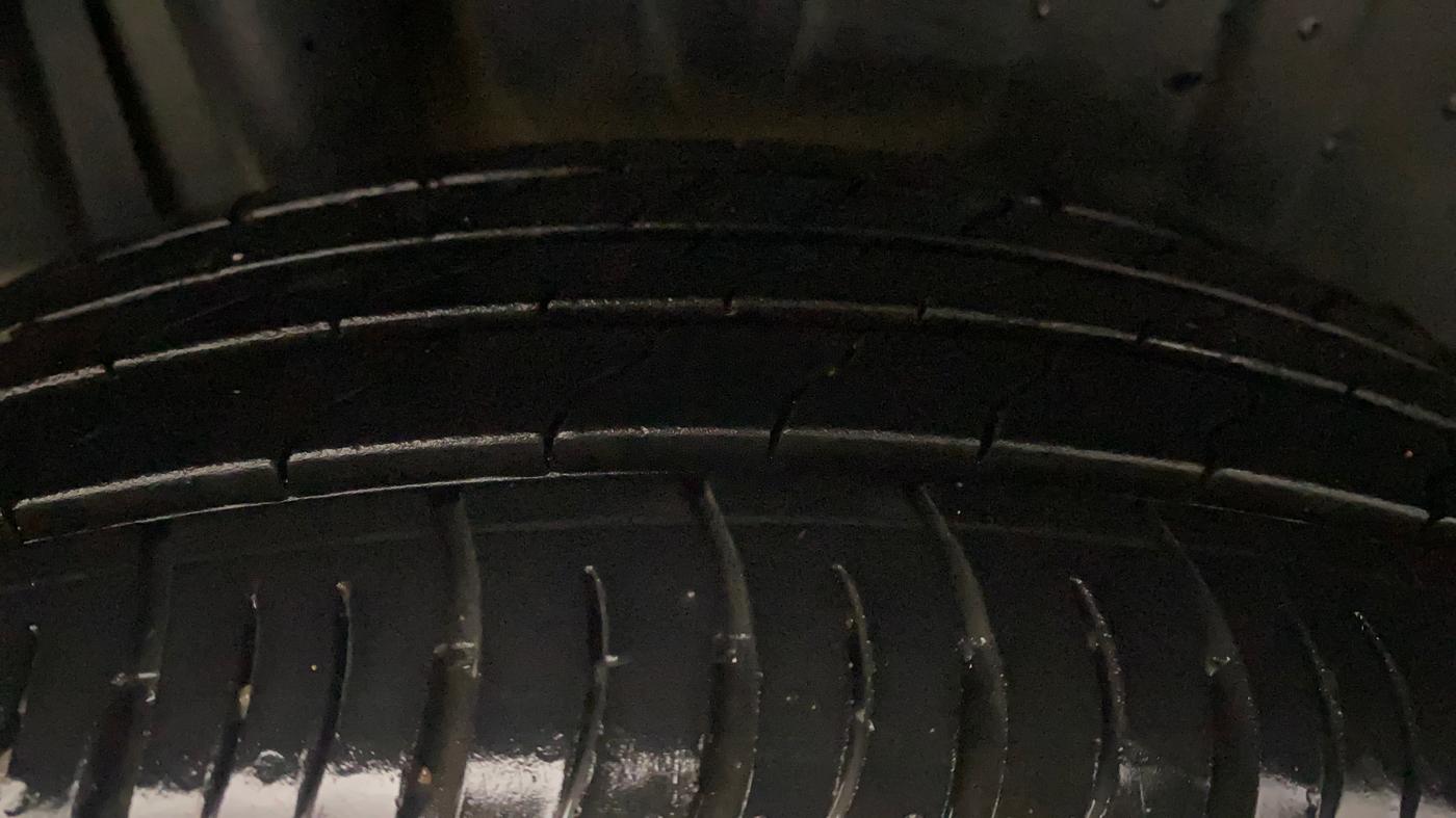 2024 Maruti XL6 ZETA AT, Petrol, Automatic, 9,643 km, Right Rear Tyre Tread