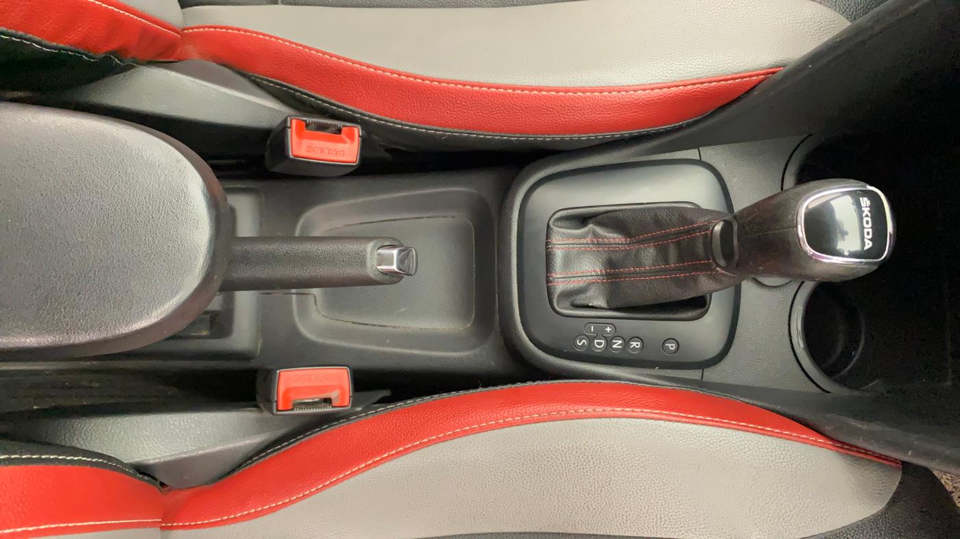 2019 Skoda Rapid STYLE 1.6 MPI AT, Petrol, Automatic, 79,104 km, Gear Lever