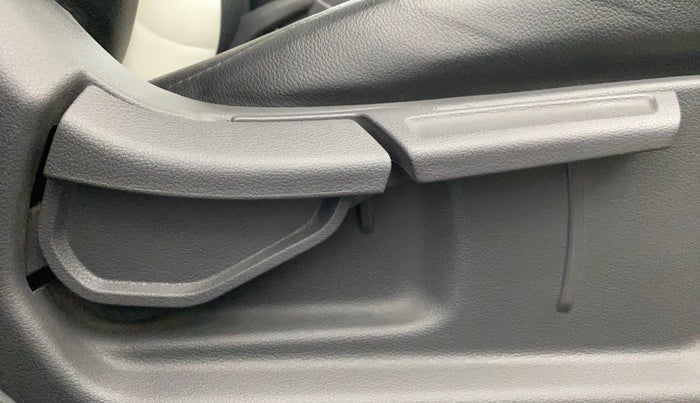 2020 Hyundai GRAND I10 NIOS SPORTZ AMT 1.2 KAPPA VTVT, Petrol, Automatic, 45,871 km, Driver Side Adjustment Panel