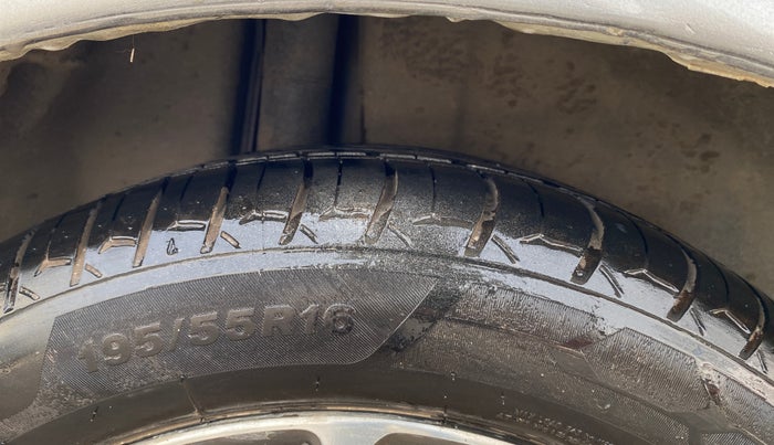 2019 Maruti Ciaz ALPHA 1.5 SHVS PETROL, CNG, Manual, 47,590 km, Right Rear Tyre Tread