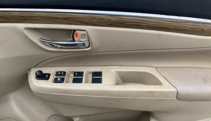 2019 Maruti Ciaz ALPHA 1.5 SHVS PETROL, CNG, Manual, 47,590 km, Driver Side Door Panels Control