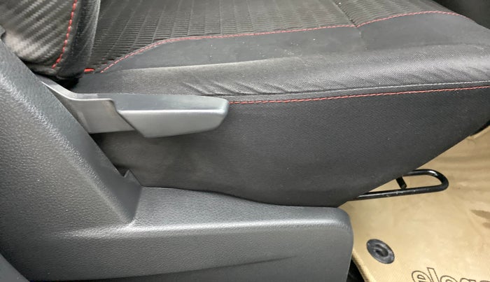 2016 Renault Duster RXZ 110 4WD, Diesel, Manual, 80,833 km, Driver Side Adjustment Panel