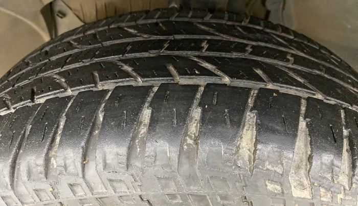 2016 Renault Duster RXZ 110 4WD, Diesel, Manual, 80,833 km, Left Front Tyre Tread