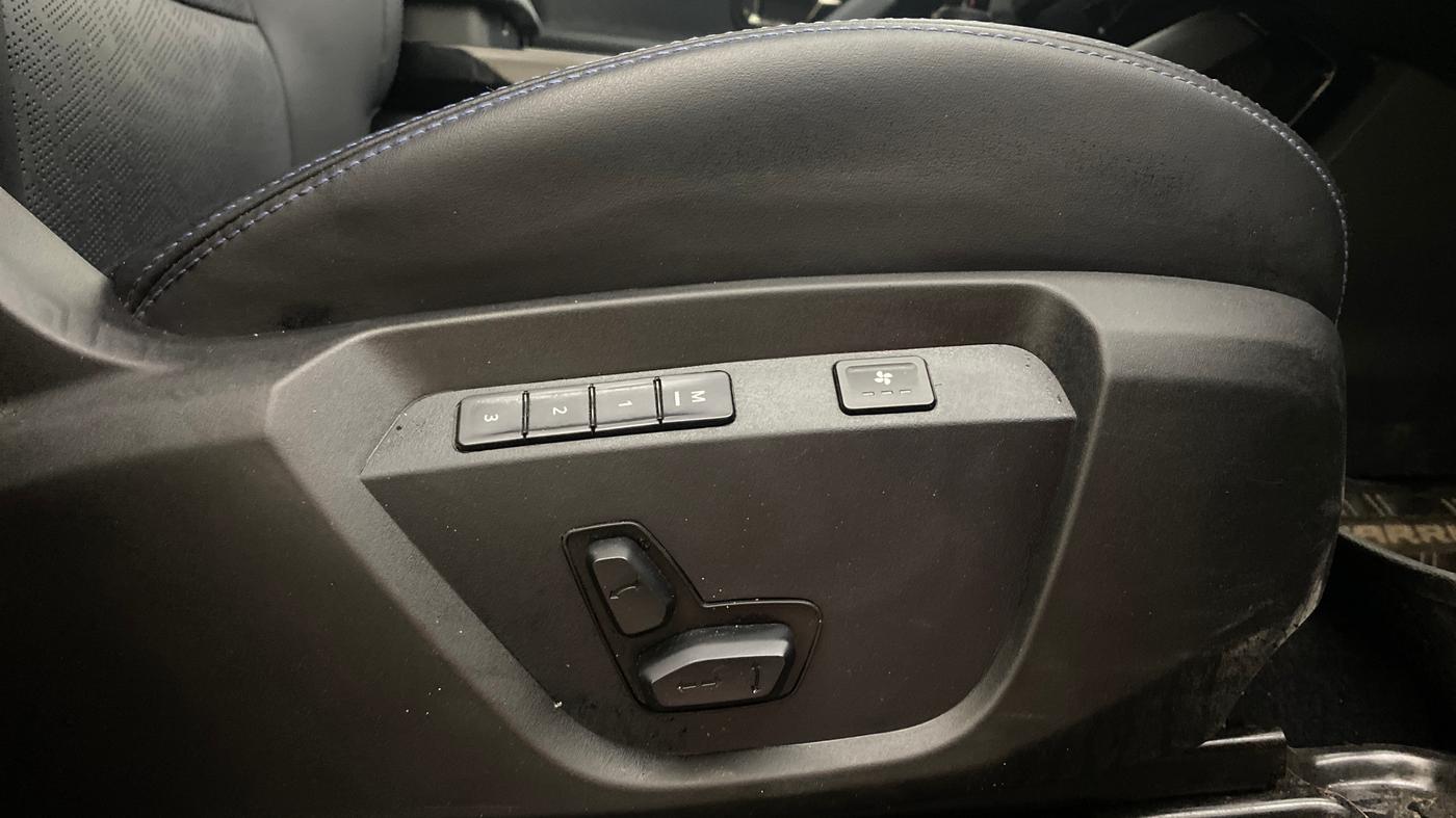 2023 Tata Harrier XZA PLUS O DARK EDITION, Diesel, Automatic, 12,576 km, Driver Side Adjustment Panel
