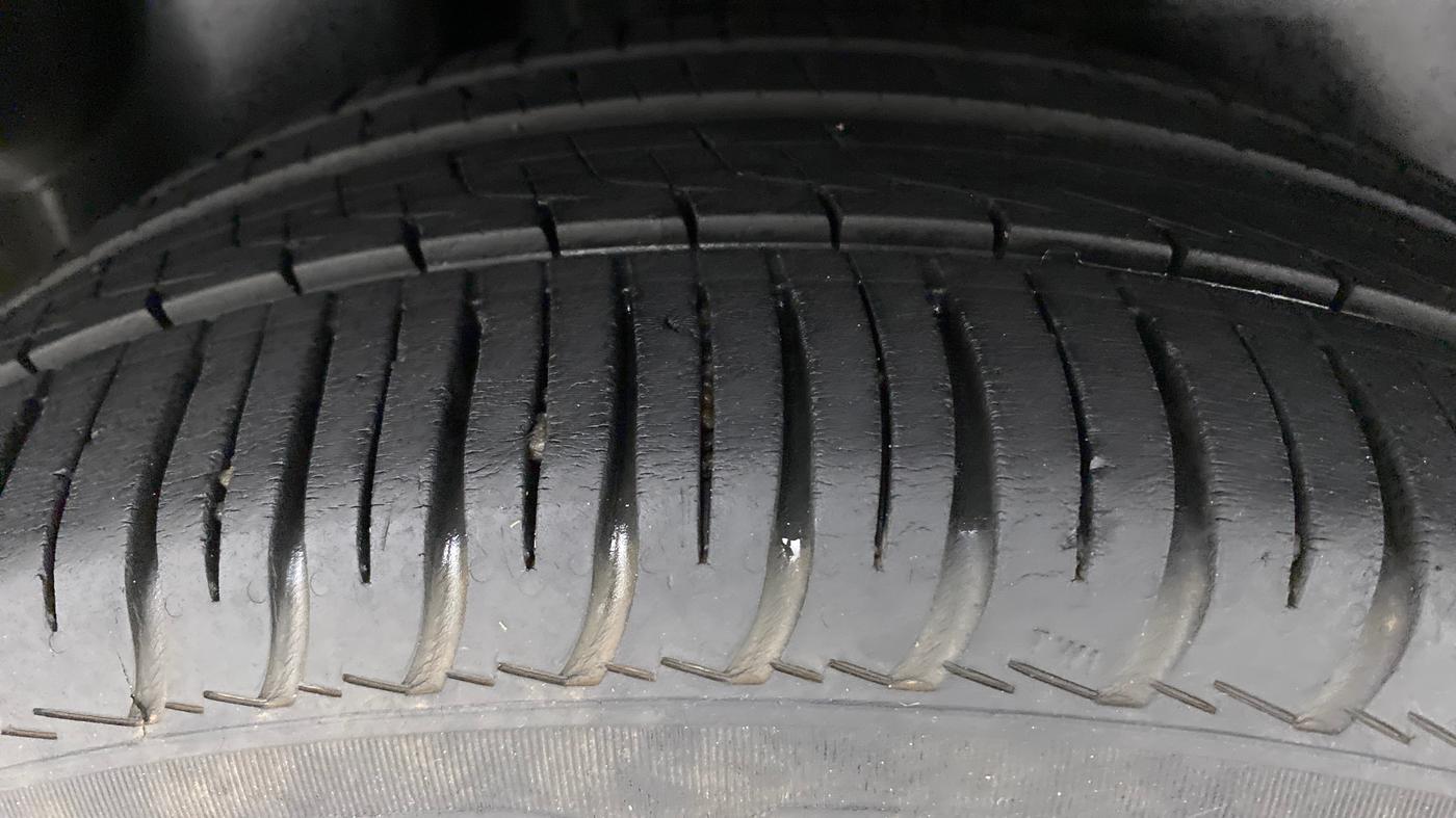 2015 Volkswagen Polo HIGHLINE1.2L PETROL, Petrol, Manual, 85,512 km, Right Rear Tyre Tread