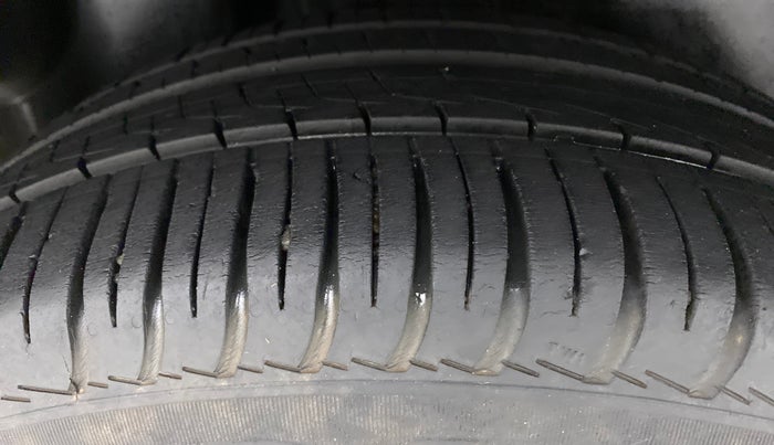 2015 Volkswagen Polo HIGHLINE1.2L PETROL, Petrol, Manual, 85,512 km, Right Rear Tyre Tread