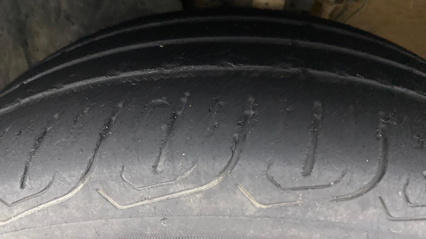 2015 Volkswagen Polo HIGHLINE1.2L PETROL, Petrol, Manual, 85,512 km, Left Front Tyre Tread