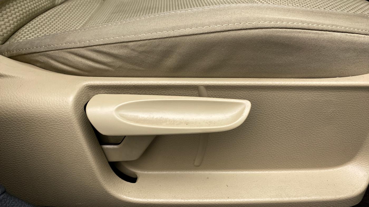 2015 Volkswagen Polo HIGHLINE1.2L PETROL, Petrol, Manual, 85,512 km, Driver Side Adjustment Panel