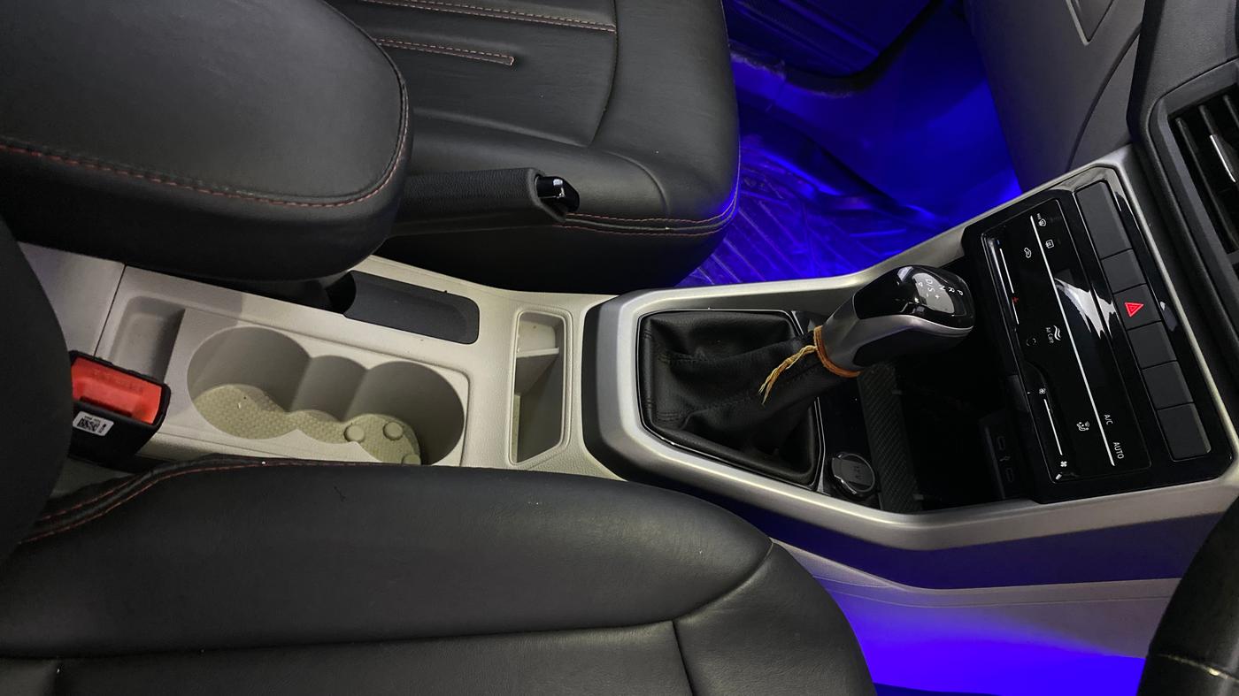 2022 Volkswagen TAIGUN HIGHLINE 1.0 TSI AT, Petrol, Automatic, 28,018 km, Gear Lever