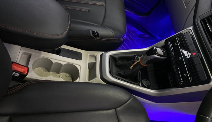 2022 Volkswagen TAIGUN HIGHLINE 1.0 TSI AT, Petrol, Automatic, 27,976 km, Gear Lever