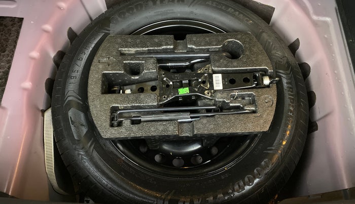 2022 Volkswagen TAIGUN HIGHLINE 1.0 TSI AT, Petrol, Automatic, 27,976 km, Spare Tyre