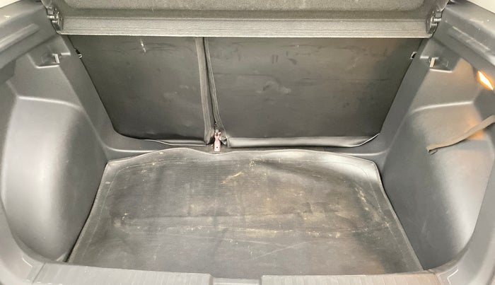 2022 Volkswagen TAIGUN HIGHLINE 1.0 TSI AT, Petrol, Automatic, 27,976 km, Boot Inside