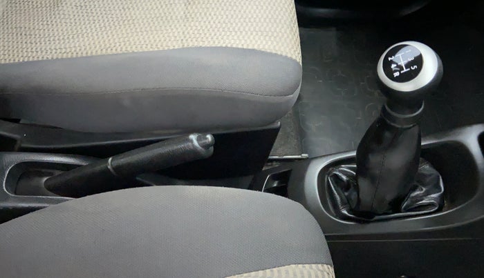 2013 Maruti Wagon R 1.0 LXI, Petrol, Manual, 13,989 km, Gear Lever