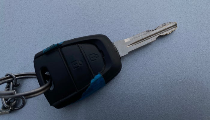 2014 Hyundai Xcent S (O) 1.2, Petrol, Manual, 92,246 km, Key Close Up