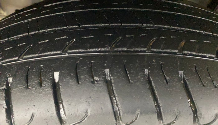 2020 Mahindra Bolero B6, Diesel, Manual, 1,08,181 km, Right Front Tyre Tread