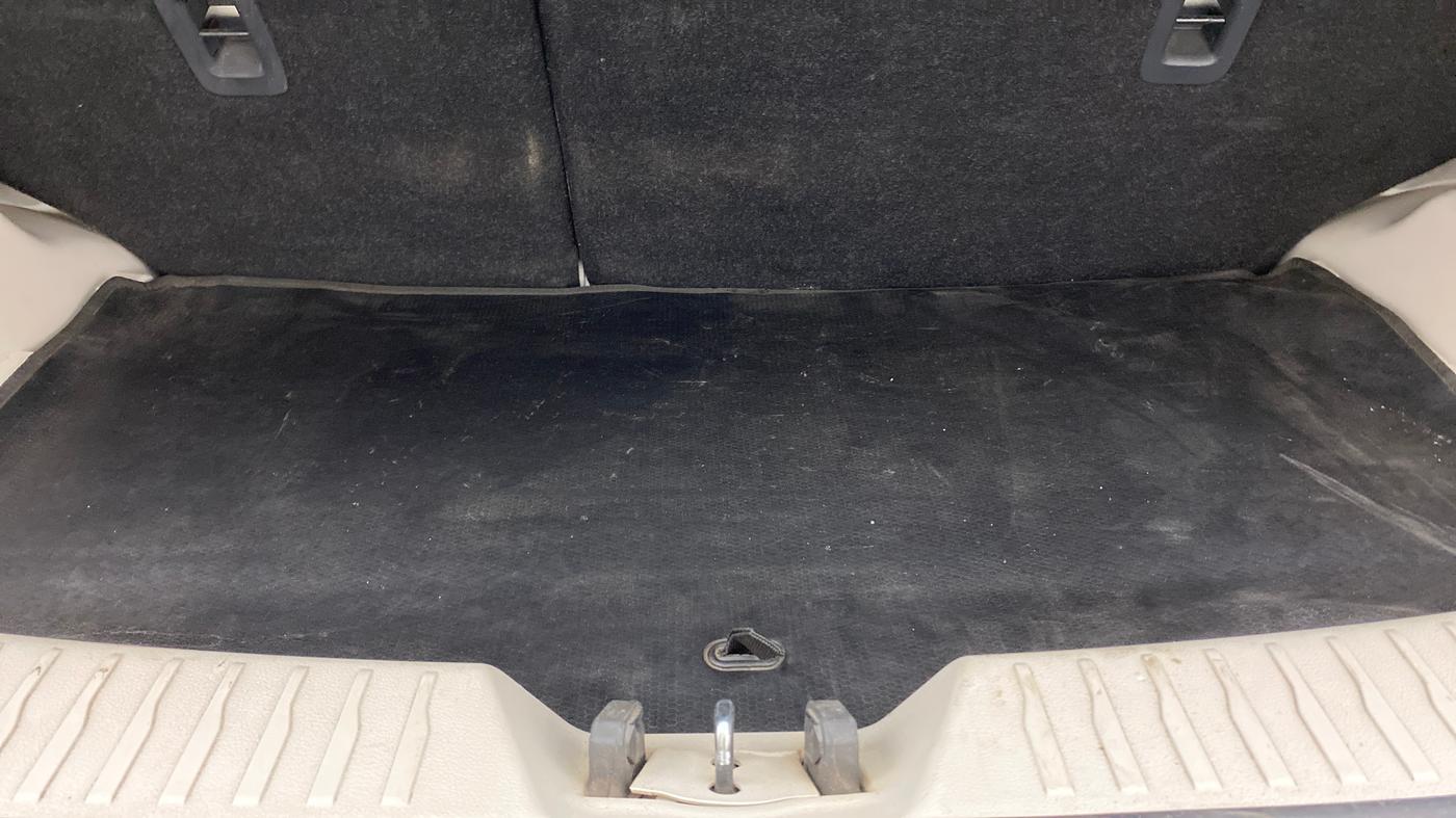 2019 Mahindra XUV300 W6 1.2 PETROL, Petrol, Manual, 40,899 km, Boot Inside