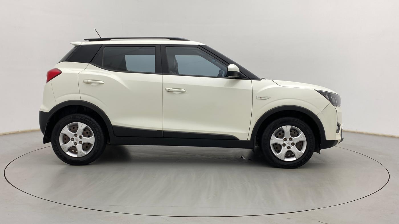 2019 Mahindra XUV300 W6 1.2 PETROL, Petrol, Manual, 40,899 km, Right Side View