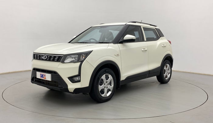 2019 Mahindra XUV300 W6 1.2 PETROL, Petrol, Manual, 40,899 km, Left Front Diagonal