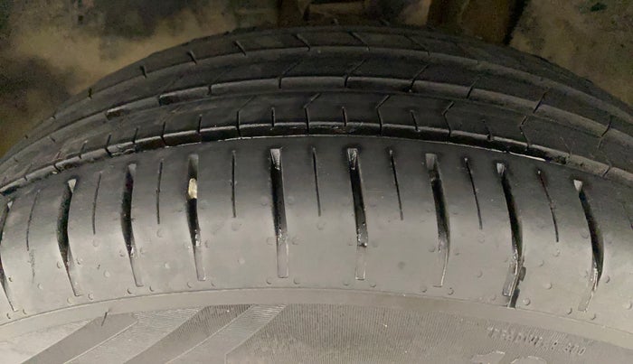 2023 Tata PUNCH CREATIVE AMT 1.2 RTN DUAL TONE, Petrol, Automatic, 12,032 km, Left Front Tyre Tread