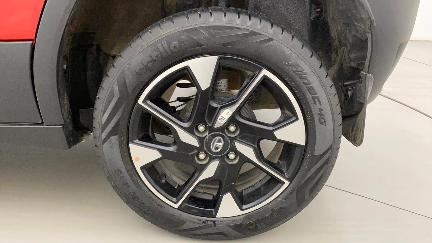 2023 Tata PUNCH CREATIVE AMT 1.2 RTN DUAL TONE, Petrol, Automatic, 12,032 km, Left Rear Wheel