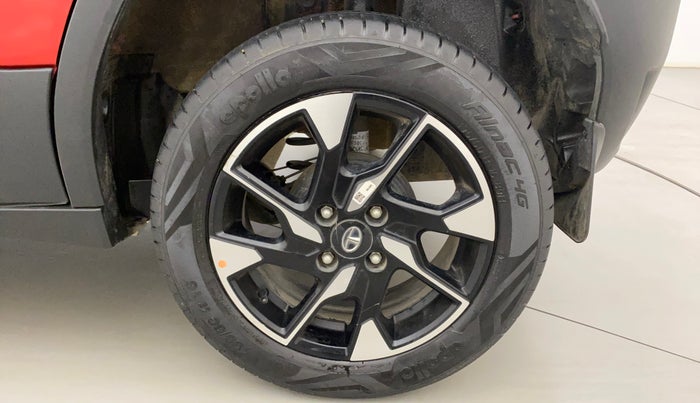 2023 Tata PUNCH CREATIVE AMT 1.2 RTN DUAL TONE, Petrol, Automatic, 12,032 km, Left Rear Wheel
