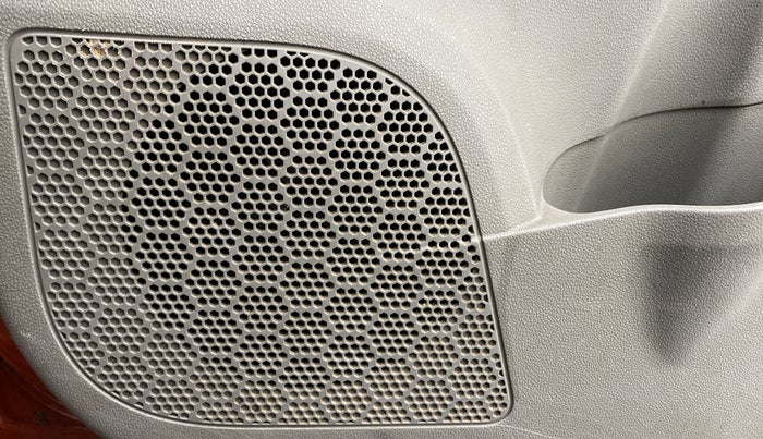 2017 Mahindra Kuv100 K4 6 STR, CNG, Manual, 58,450 km, Speaker